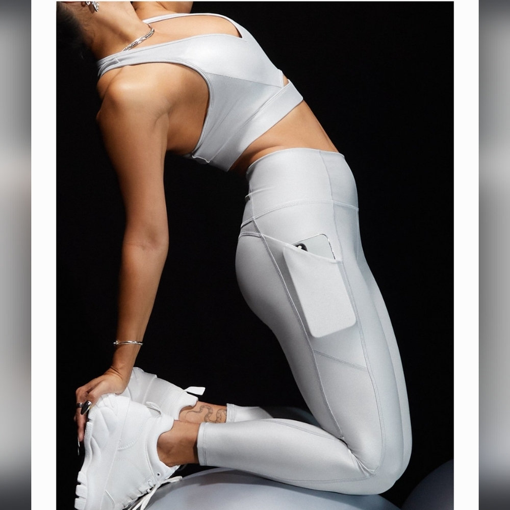 Fabletics Vanessa Hudgens Leggings & Sport Bra - Picture 3 of 9